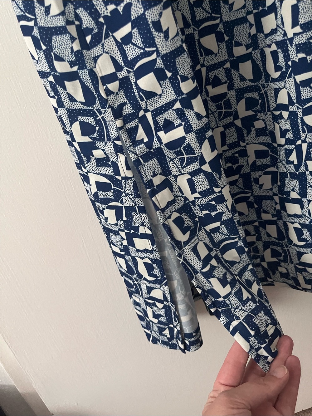 J. McLaughlin Geometric Tulip Long Sleeve Collared Hidden Button Dress Medium - Picture 11 of 13